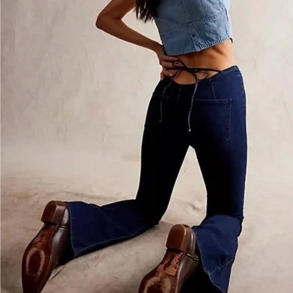 NWOT FREE PEOPLE FLARE JEANS